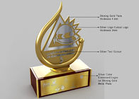 المشاريع مخصص المعادن الجوائز لامعة مطلية بالذهب مع شعار منقوش